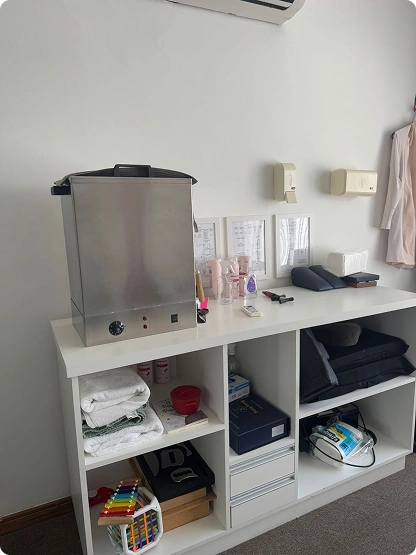 Equipamentos, materiais e insumos utilizados nos atendimentos da Inata Quiropraxia e Bem-Estar.